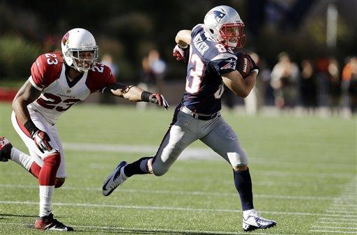 Patriots receivers like Wes Welker, Deion Branch have found a unique bond  in New England's offense 