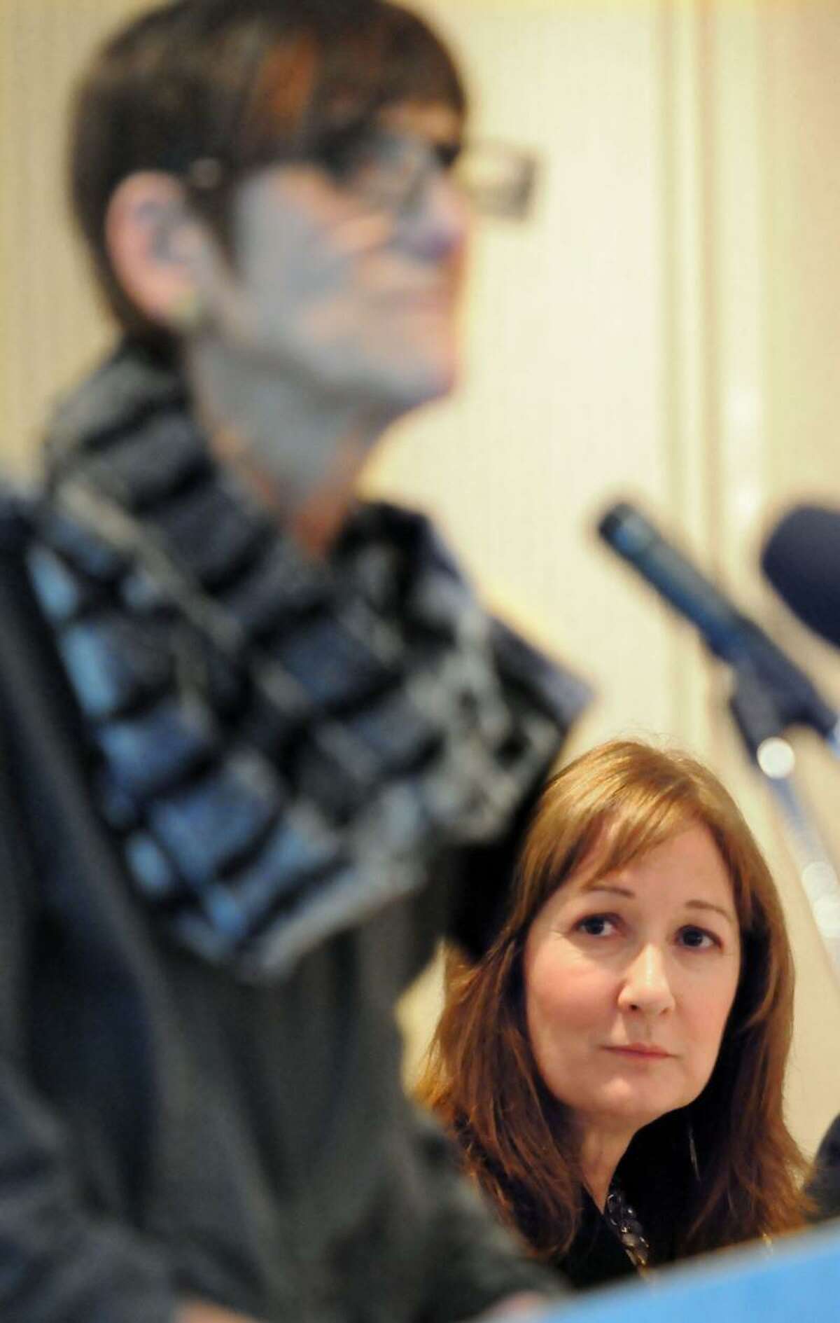 Hundreds rail against U.S. Postal Service's plan to close Wallingford