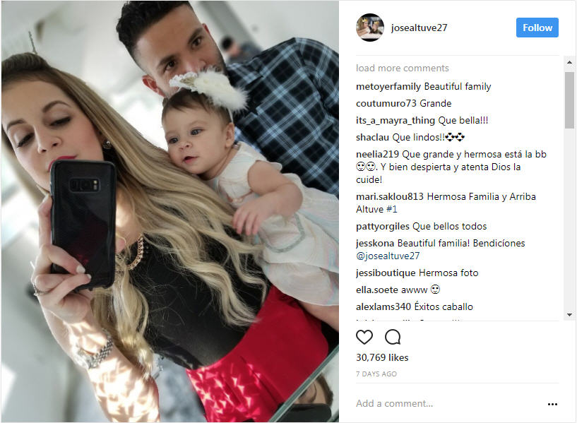 Astros' Jose Altuve posts sweet picture of his family on Instagram