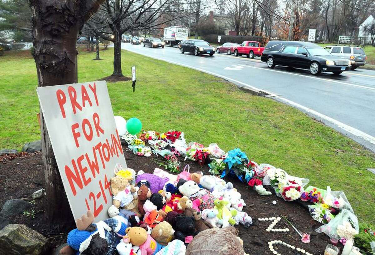 Newtown victim Jack Pinto, 6, buried in New York Giants Victor Cruz jersey  – The Mercury