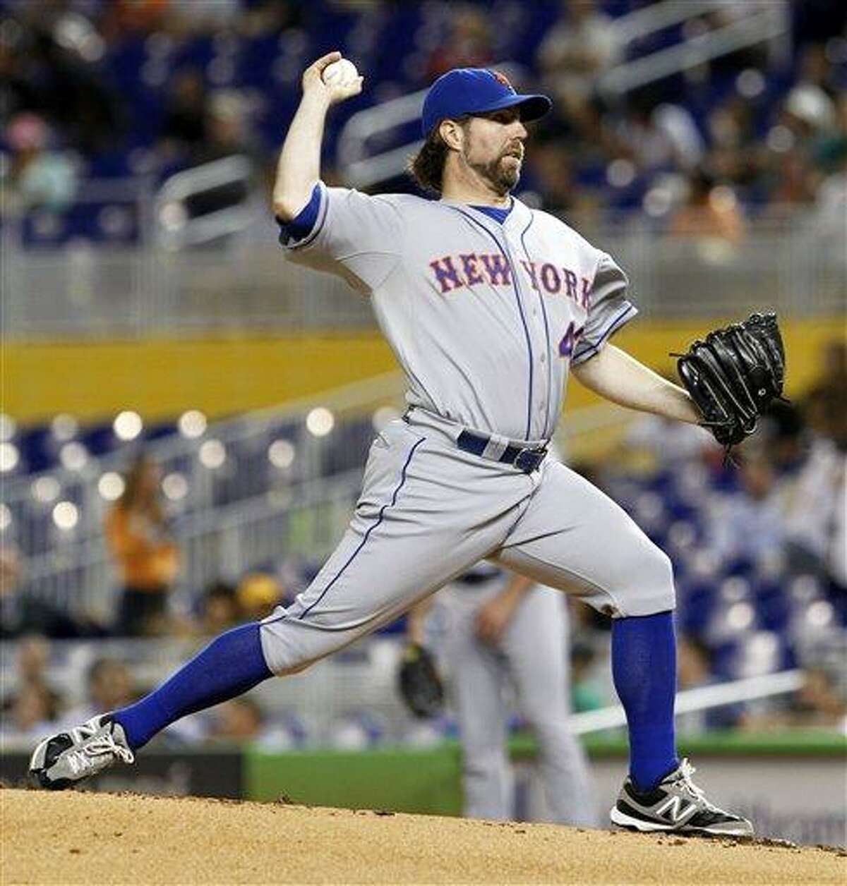 Mets Rumors: Should New York Trade R.A. Dickey? - MLB Daily Dish