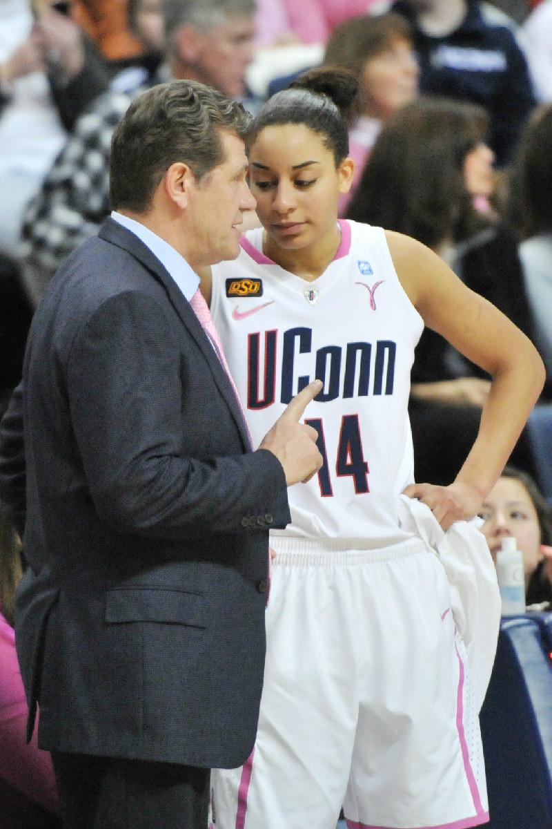 UConn Women Aiming For 100 Straight Home Wins On Saturday