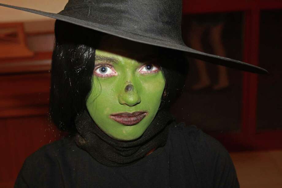 Curtain Call Kids Present The Wizard Of Oz New Haven Register Theresa Mieczkowski Snapshots Photography Thomaston Resident Katherine Ross Will Play The Wicked Witch Of