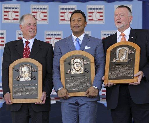 Blyleven thanks mom, late dad at Hall induction