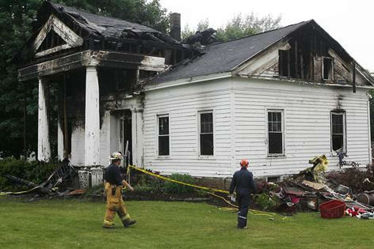 Chittenango house fire leaves 6 with nothing (updated 810 p.m.)(video)