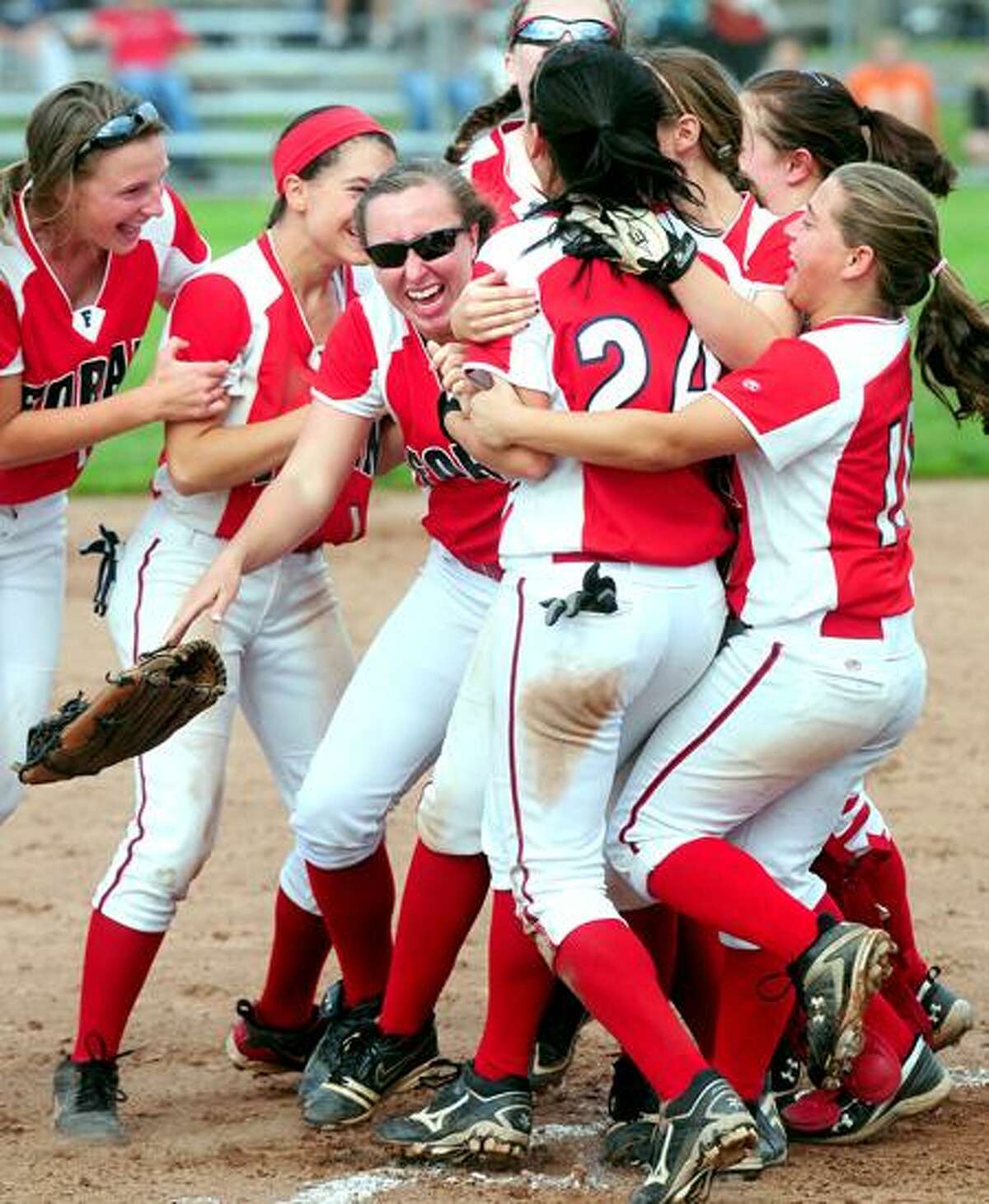 SOFTBALL Foran shuts out Bacon Academy for Class L title (videos)