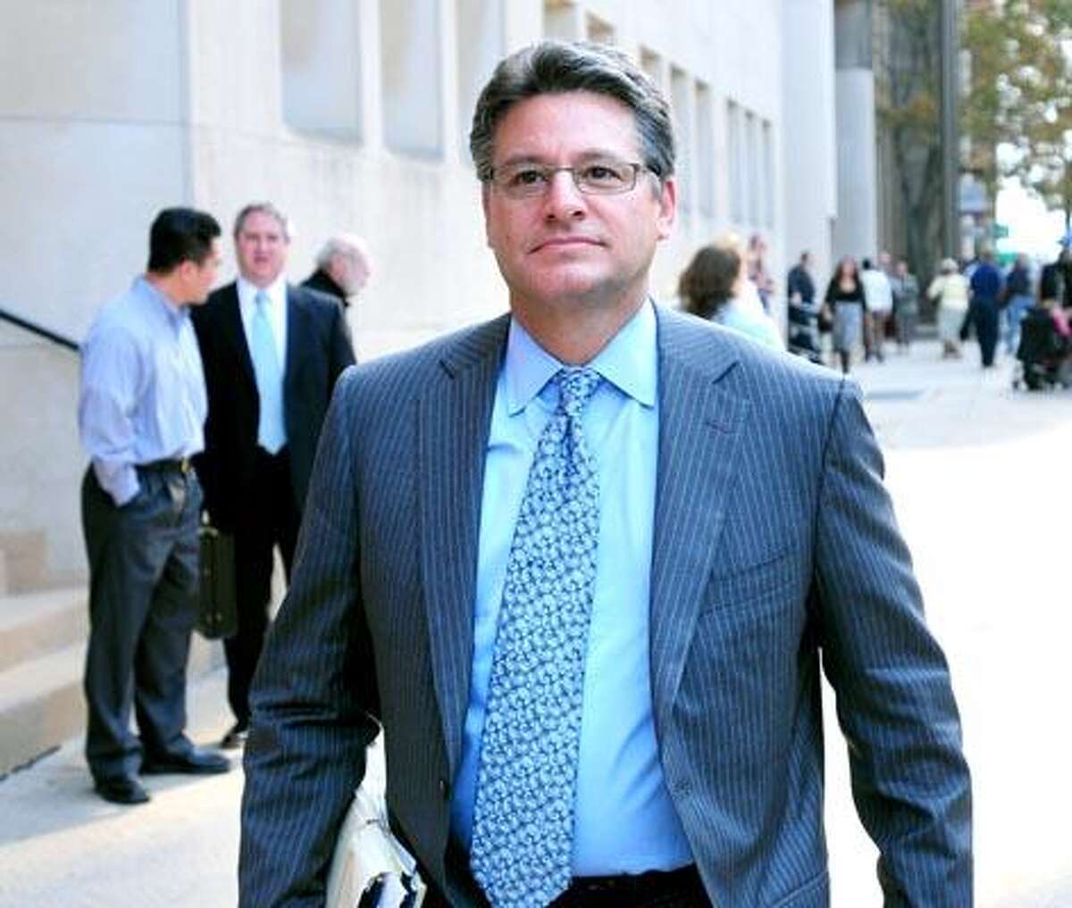 GRUESOME TESTIMONY Doctor says Hayes duped by Komisarjevsky (documents)