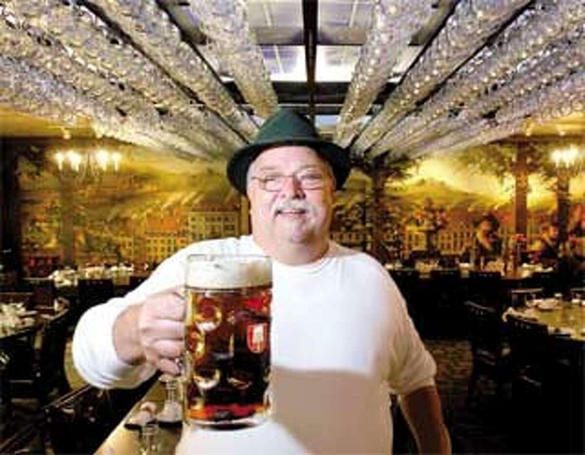 Hoy! Hoy! Indeed East Side Restaurant brings German flavor, sound of