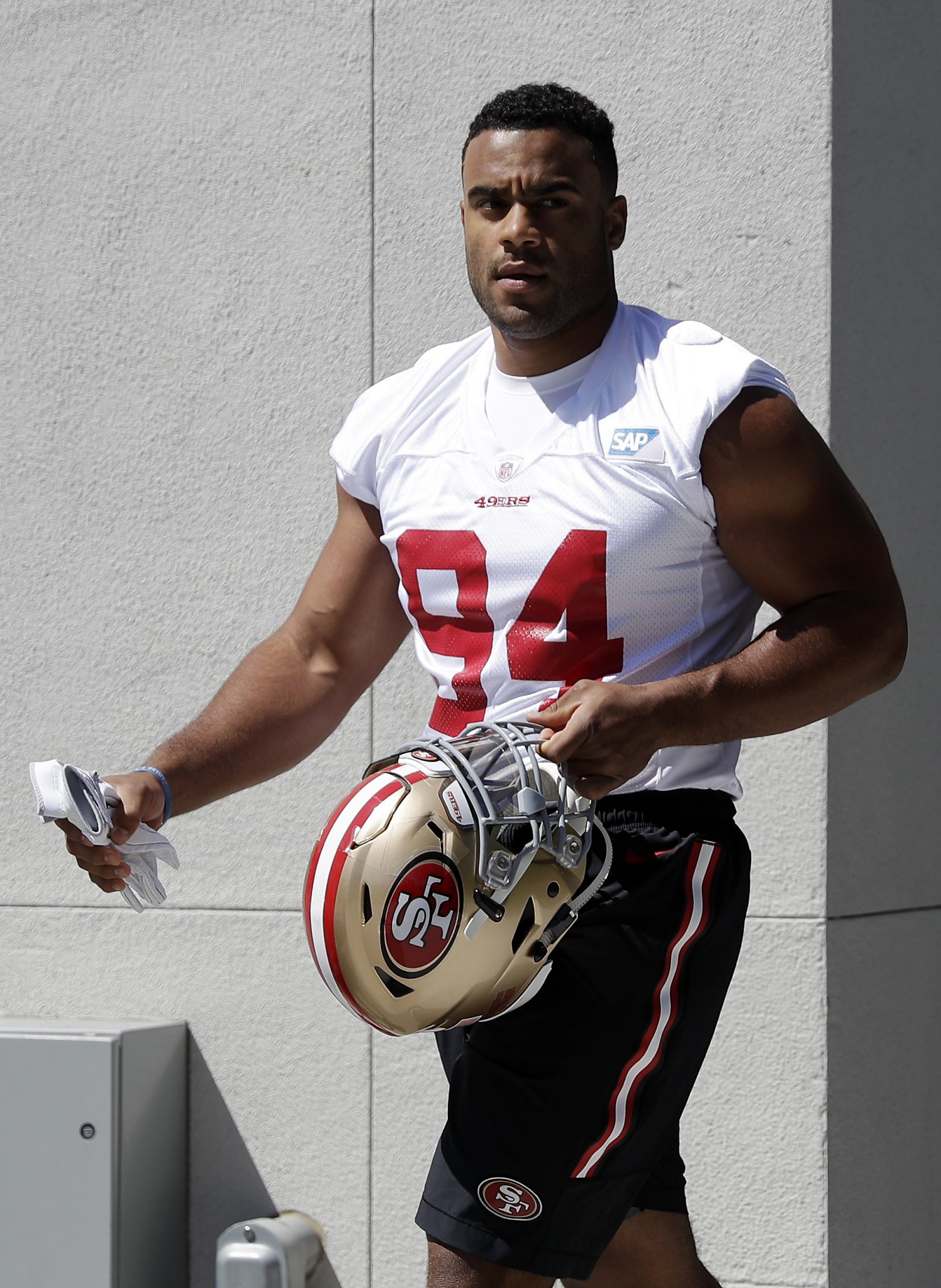 Done deal Solomon Thomas signs during 49ers’ first practice