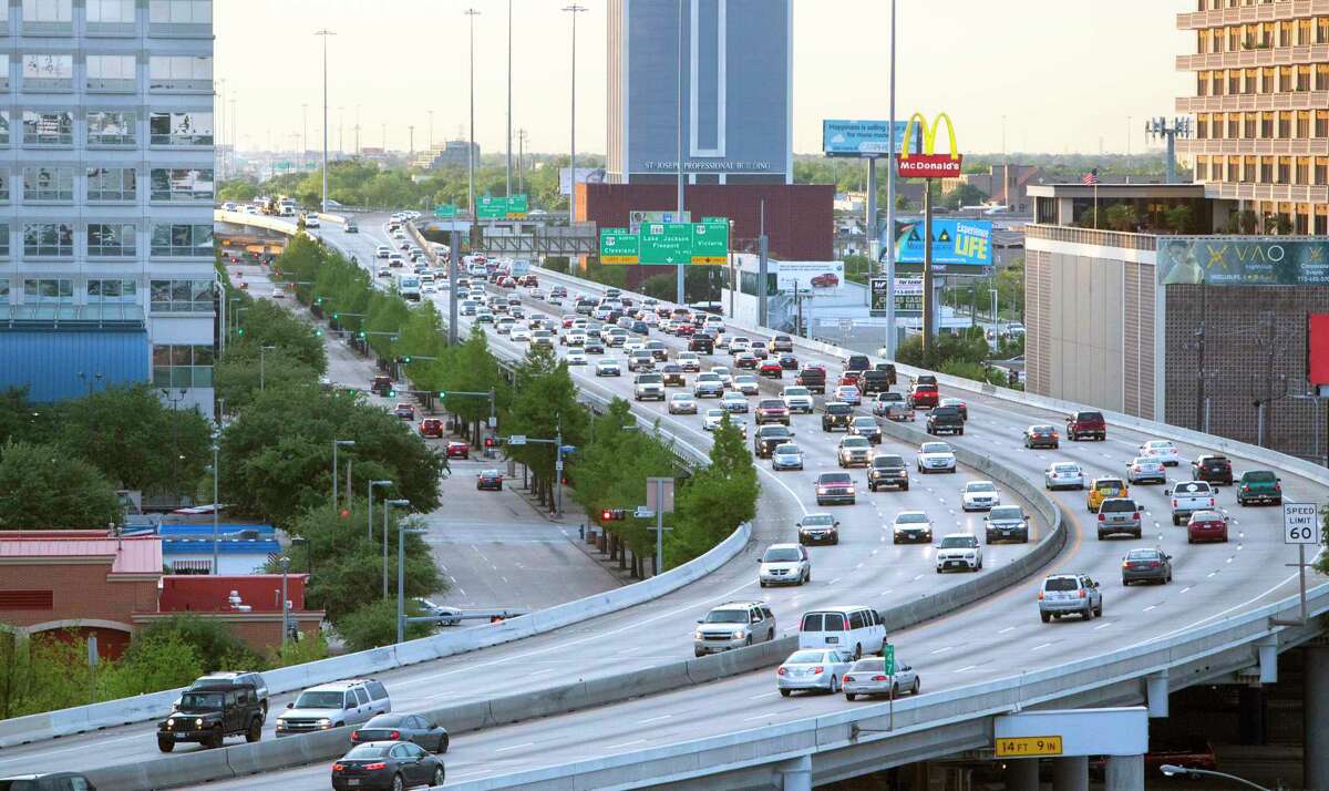 Traffic travels along the Pierce Elevated along Interstate 45 in Houston. (Cody Duty / Houston Chronicle)