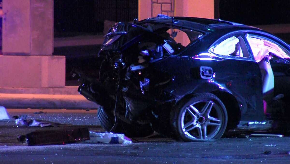 Woman killed after losing control of vehicle, crashing at North Side ...