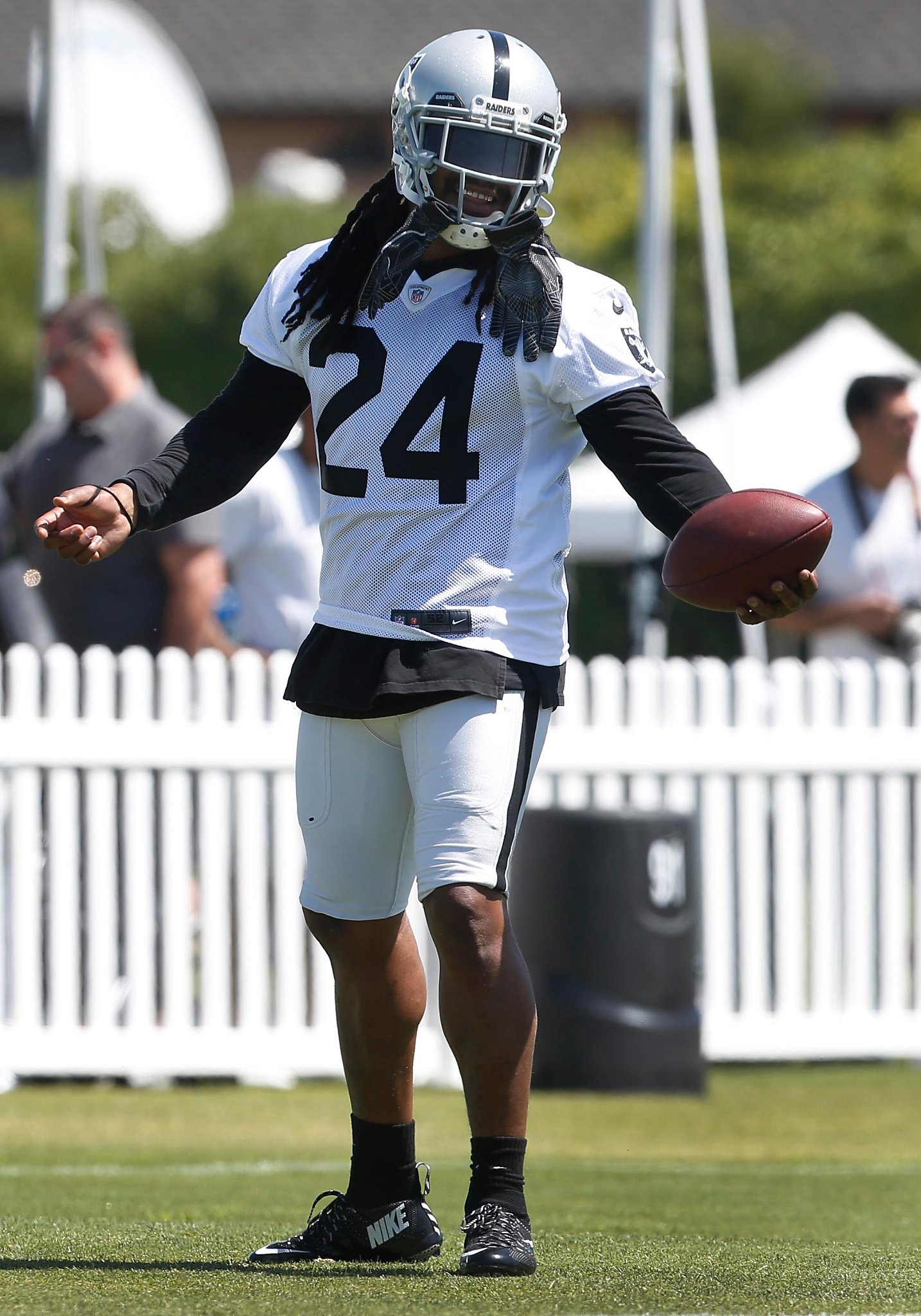 Oakland Raiders Marshawn Lynch Nike Jersey for Sale in San