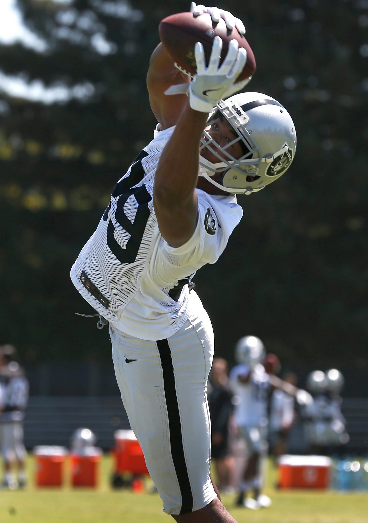 Raiders' Amari Cooper starts camp bigger, stronger