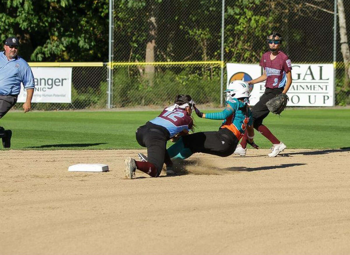 After 100 win, Greater Helotes move on in Junior League Softball World Series