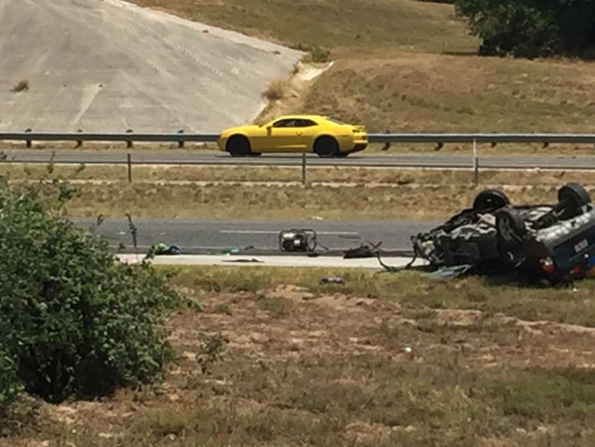 3 dead, 3 critically injured after rollover crash in South Bexar County