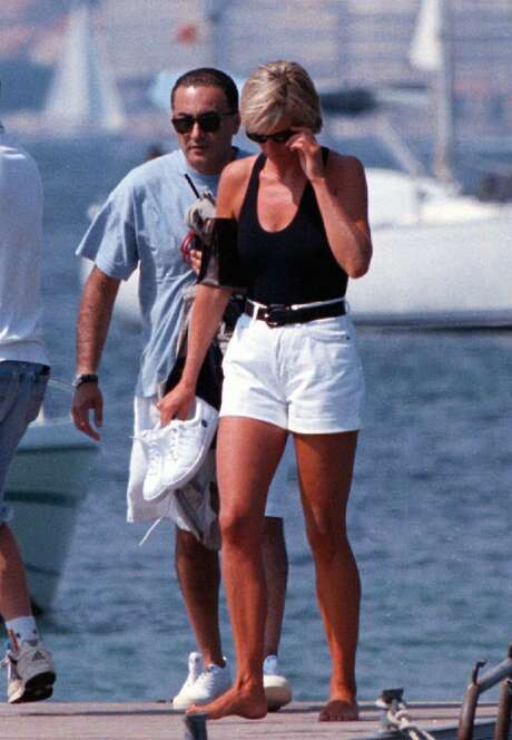 Princess Diana Wasn T Forgotten At The Royal Wedding Her Sons Still Diana Princess Of Wales And Her Companion Dodi Fayed Walk On A Pontoon