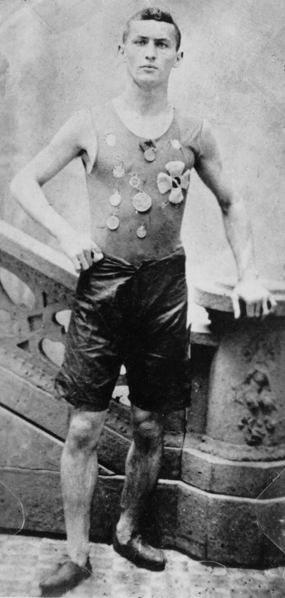 Photos On This Day Halloween 1926 Harry Houdini Died