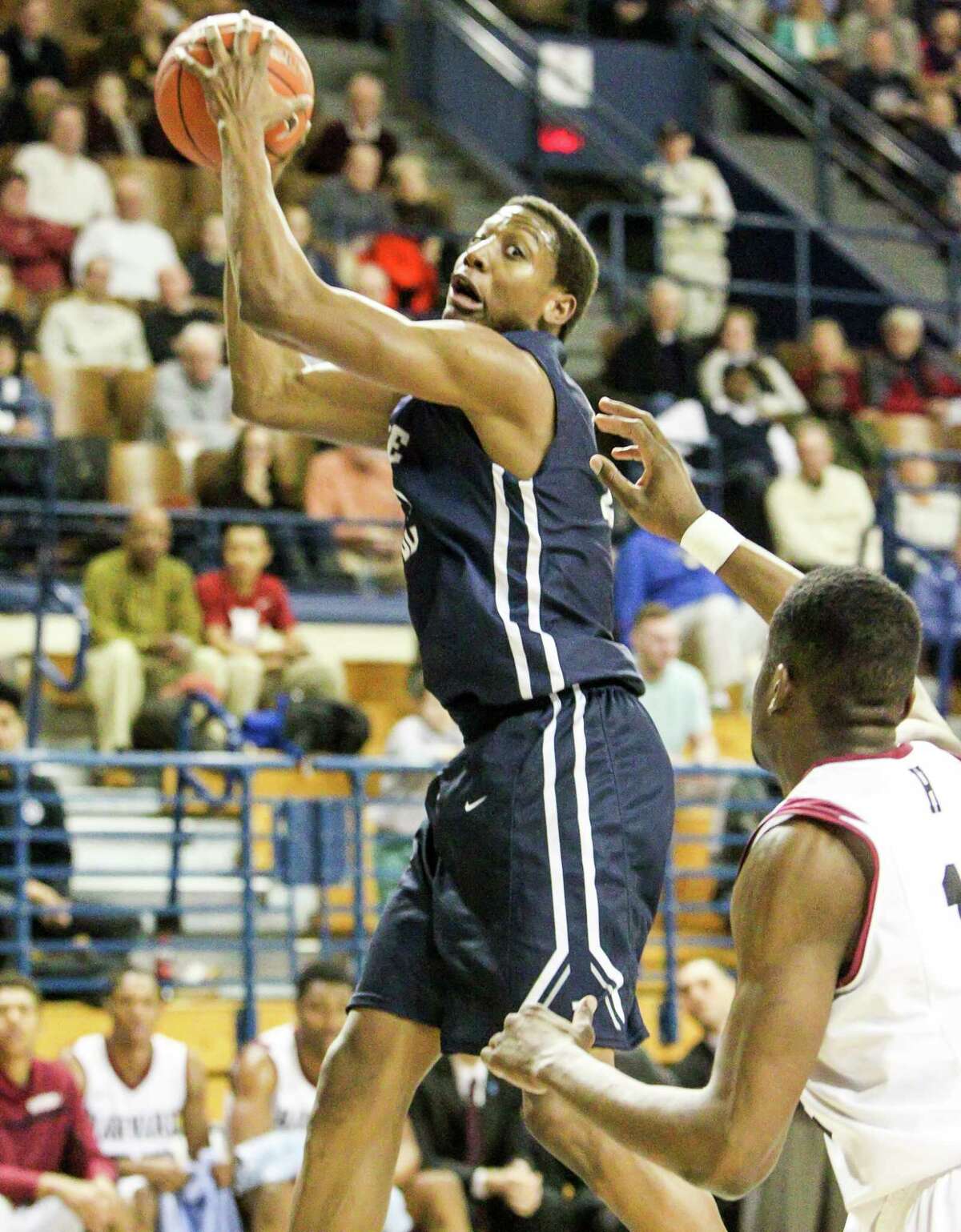 Photos Yale vs. Harvard men's basketball