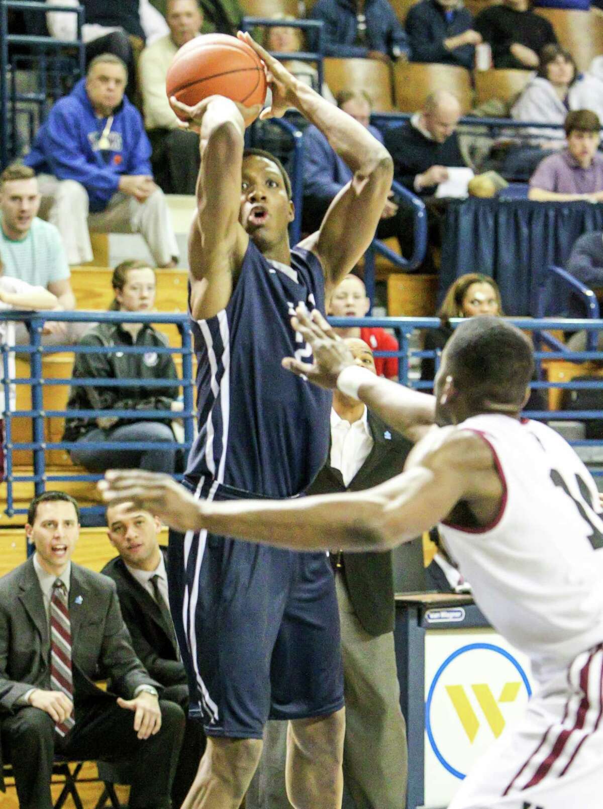 Photos Yale vs. Harvard men's basketball