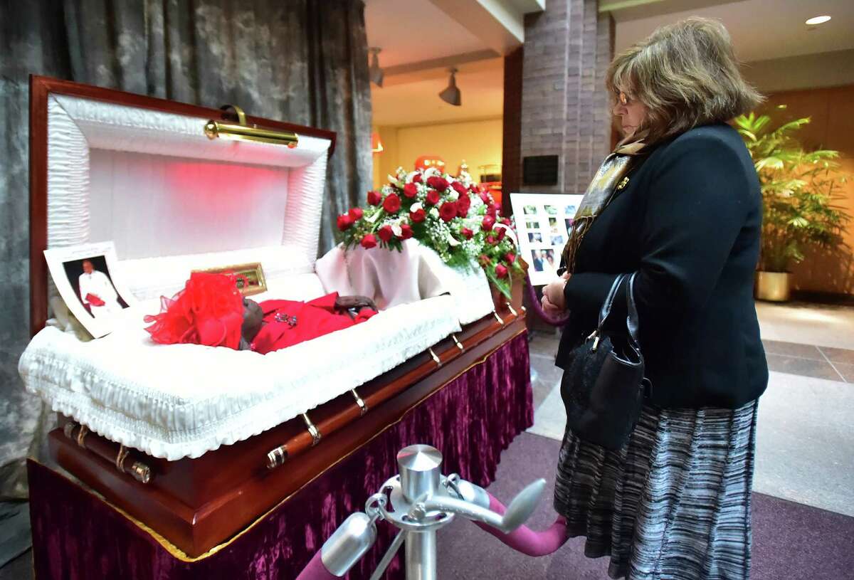 New Haven City Hall packed with family, loved ones and well-wishers to ...