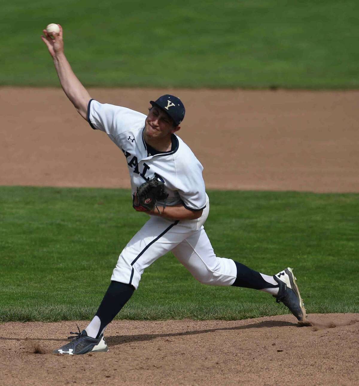 Yale baseball team wins Ivy League title, earns NCAA tournament bid