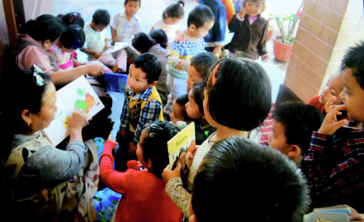 170524_ph_Nail Polish Holder Helps Tibetan Refugee Children