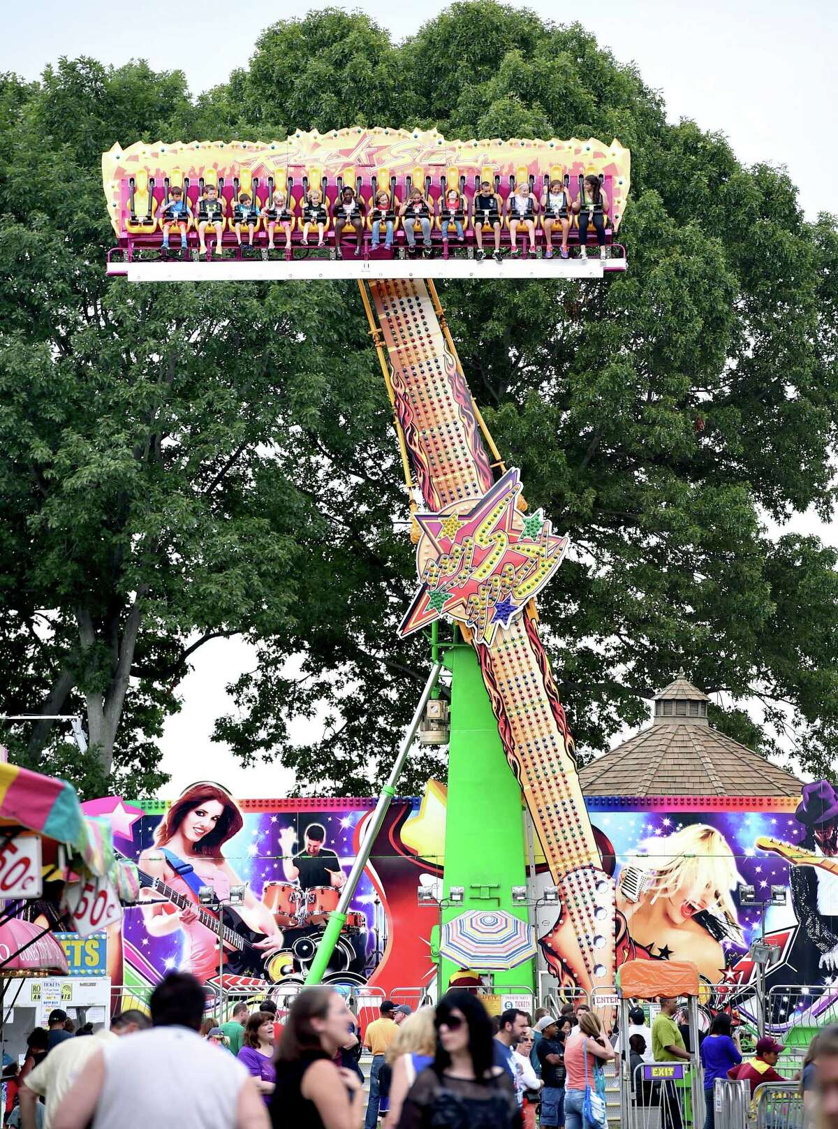 Orange Volunteer Fireman’s Carnival needs volunteers for food tent