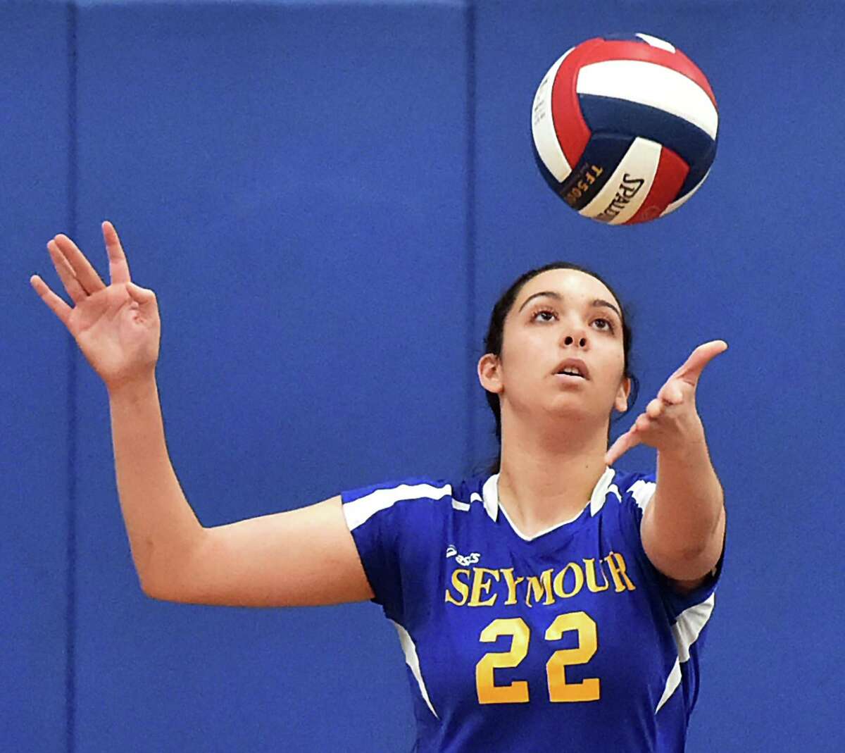 PHOTOS Seymour Volleyball shellacs Masuk, 30
