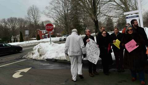 20 Protest Food Trucks In Madison Center New Haven Register