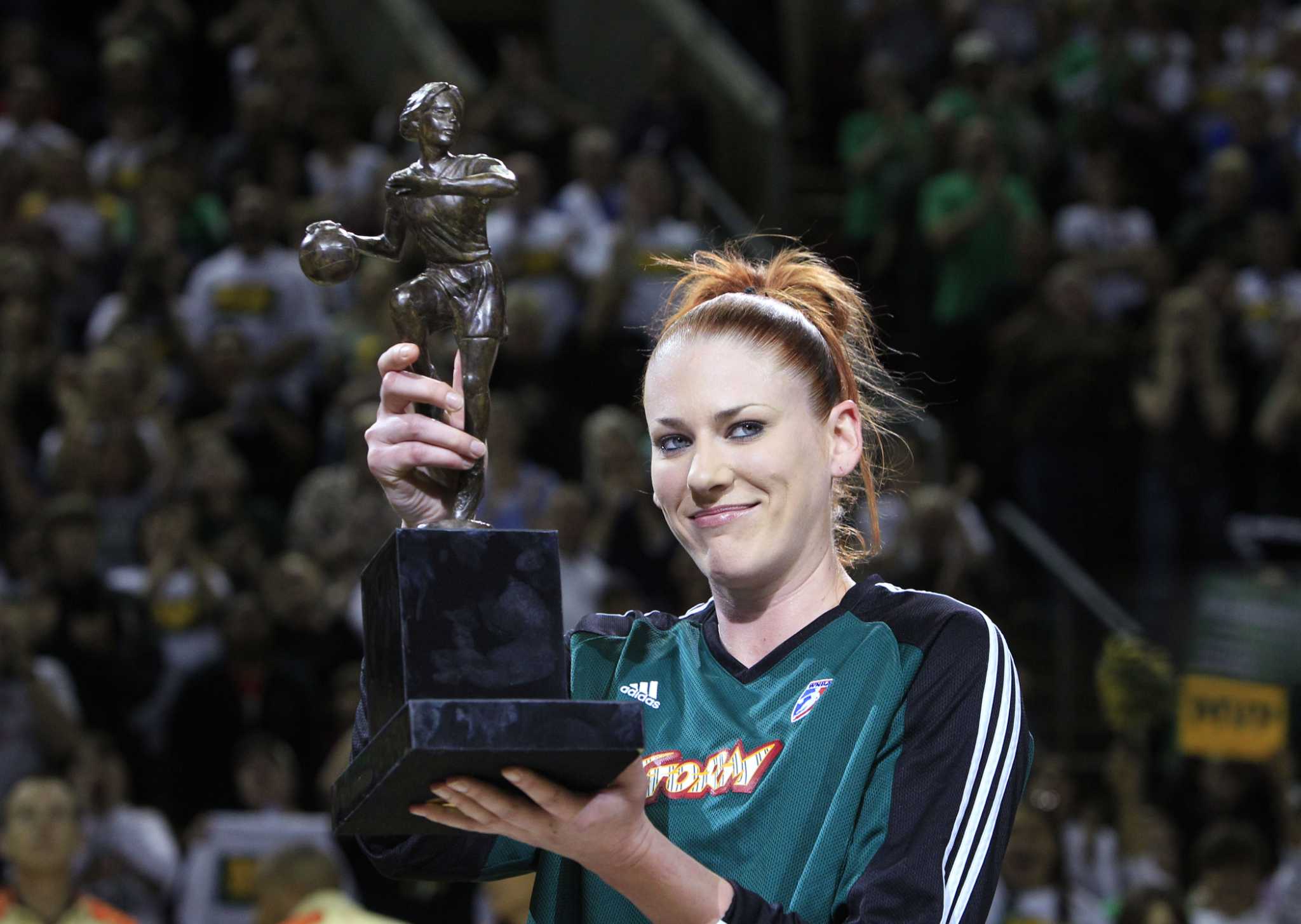 Former Seattle Storm players Jackson, Cash to be inducted into Women's