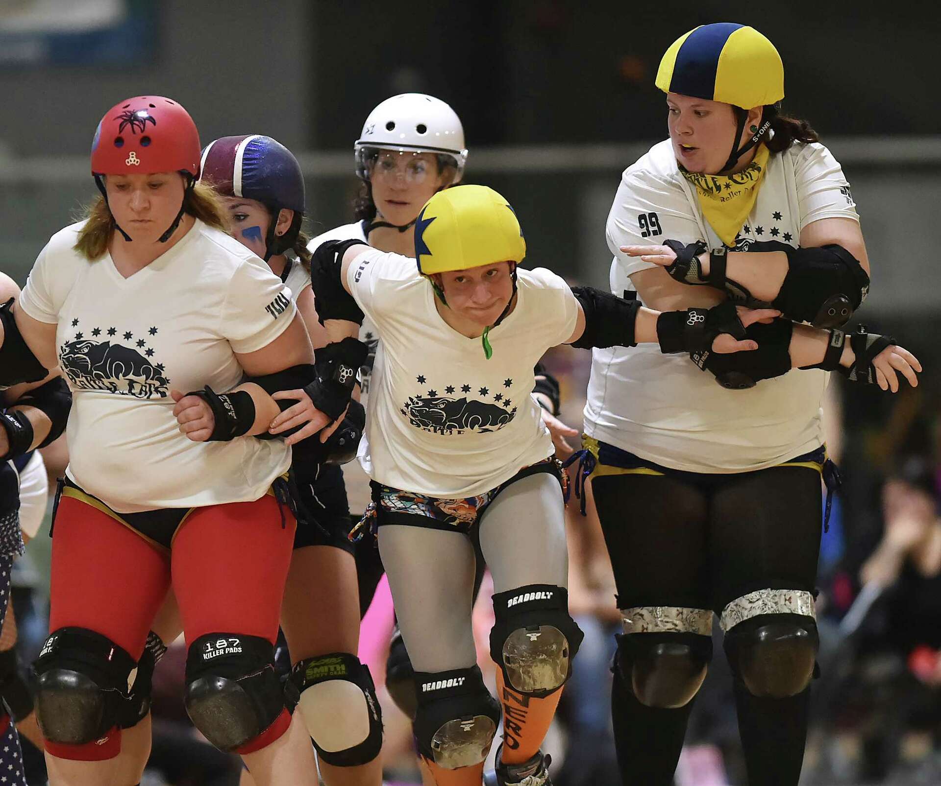 Connecticut roller derby queens find camaraderie, fitness and fun on flat  tracks, image size:1920x1605