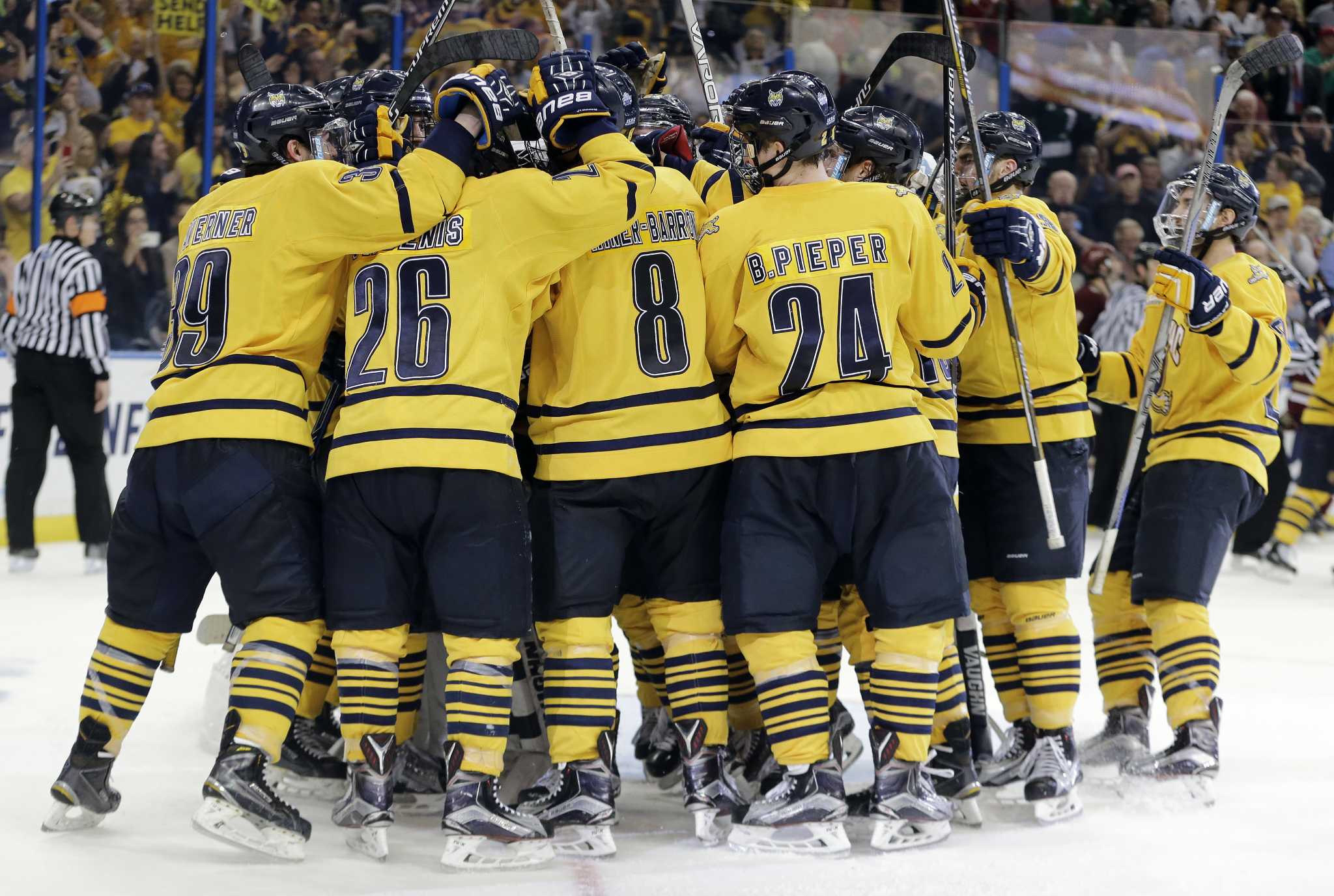 PHOTOS Quinnipiac Hockey Beats Boston College Advances To Frozen Four 