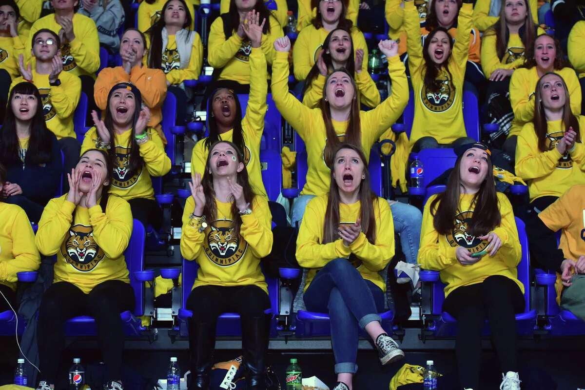 photos-quinnipiac-vs-north-dakota-at-frozen-four-championship