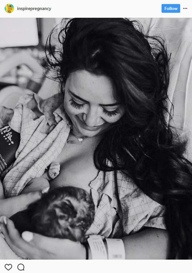 A Texas mom was asked to cover up while breastfeeding. Her response won the internet. - SFGate