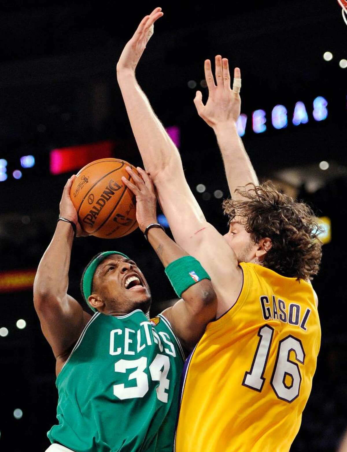 Lakers rout Celts, force Game 7 in NBA finals