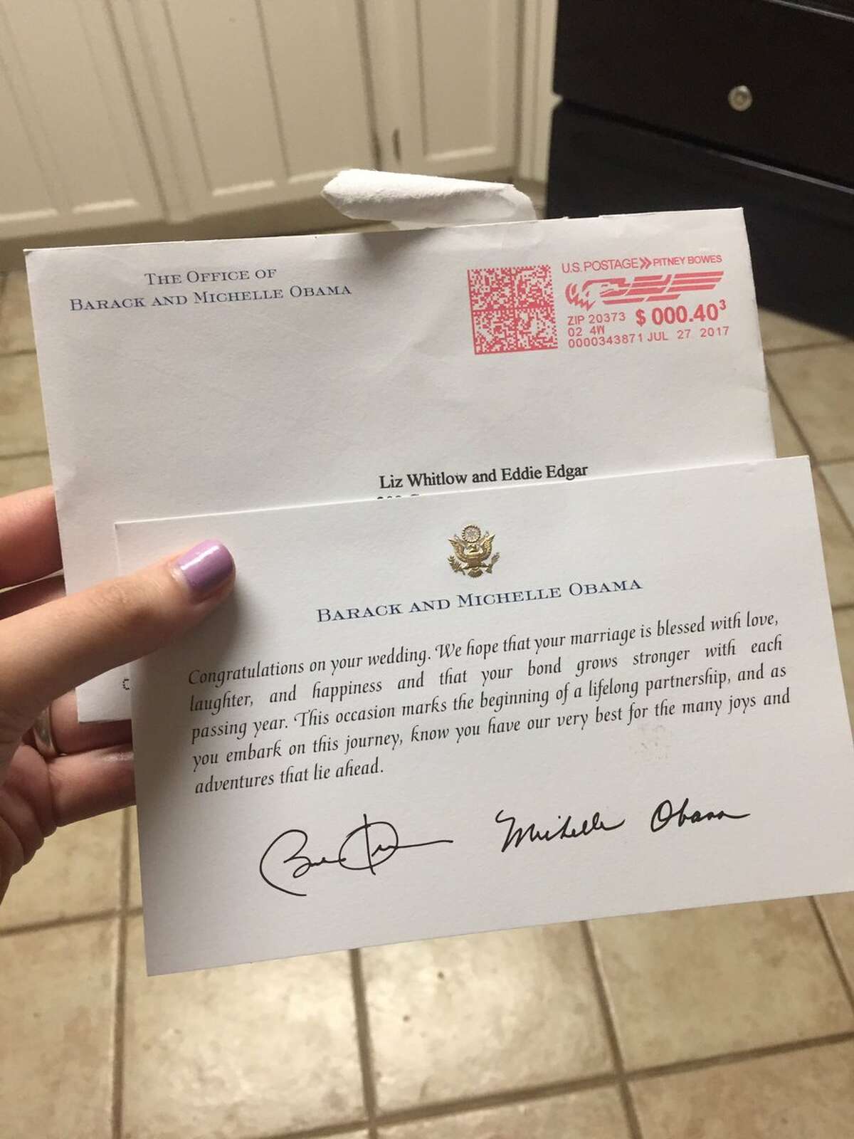 "MY MOM DEADASS SENT THE OBAMAS A WEDDING INVITATION BACK IN MARCH AND JUST RECEIVED THIS IN THE MAIL. IM HOLLERING," @96_brooke said in a viral tweet.