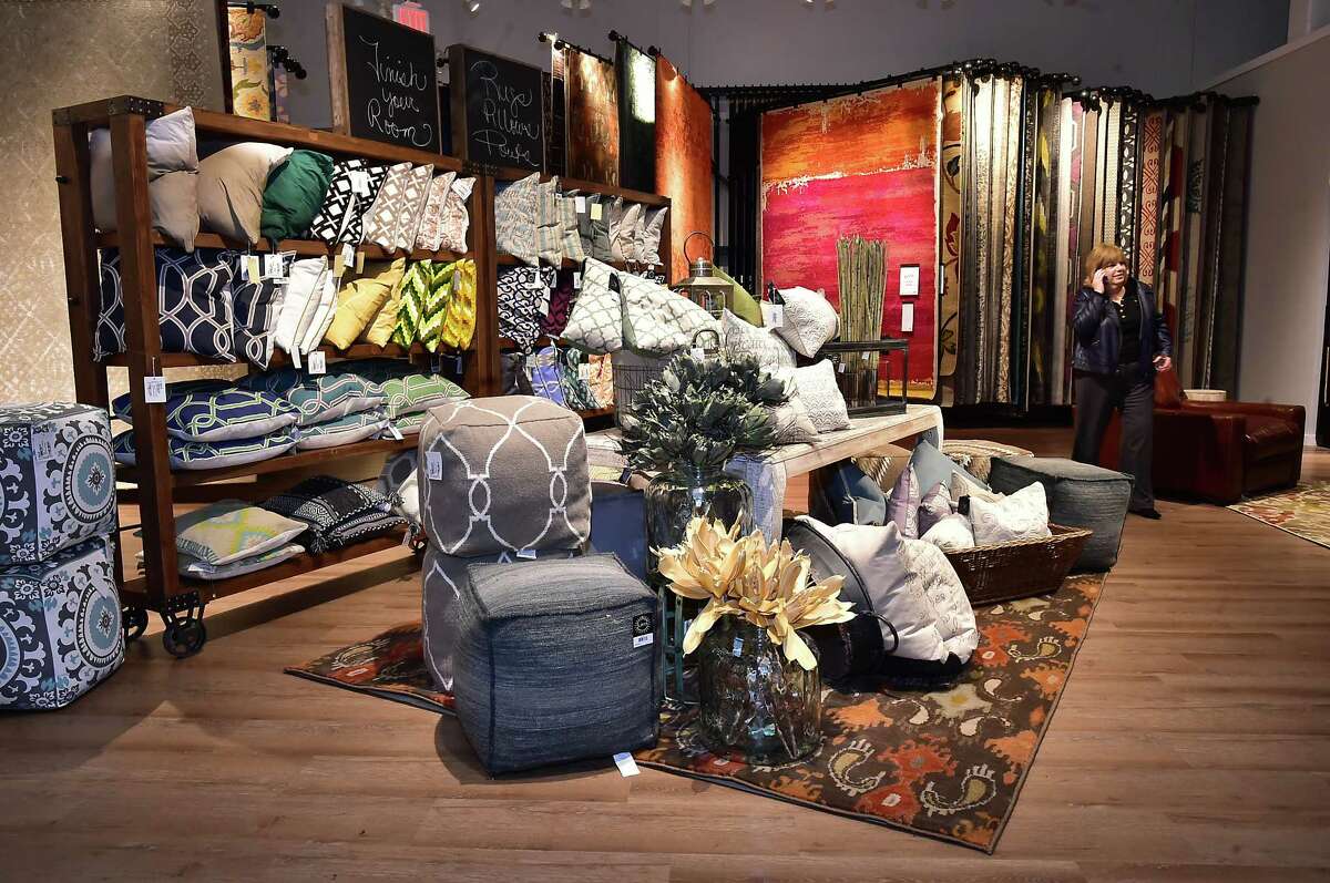 Jordan’s Furniture brings Buffett, ziplines and hooplah to New Haven