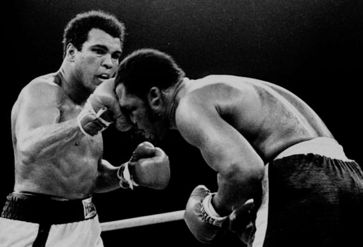 Muhammad Ali, who riveted the world as ‘The Greatest,’ dies at 74