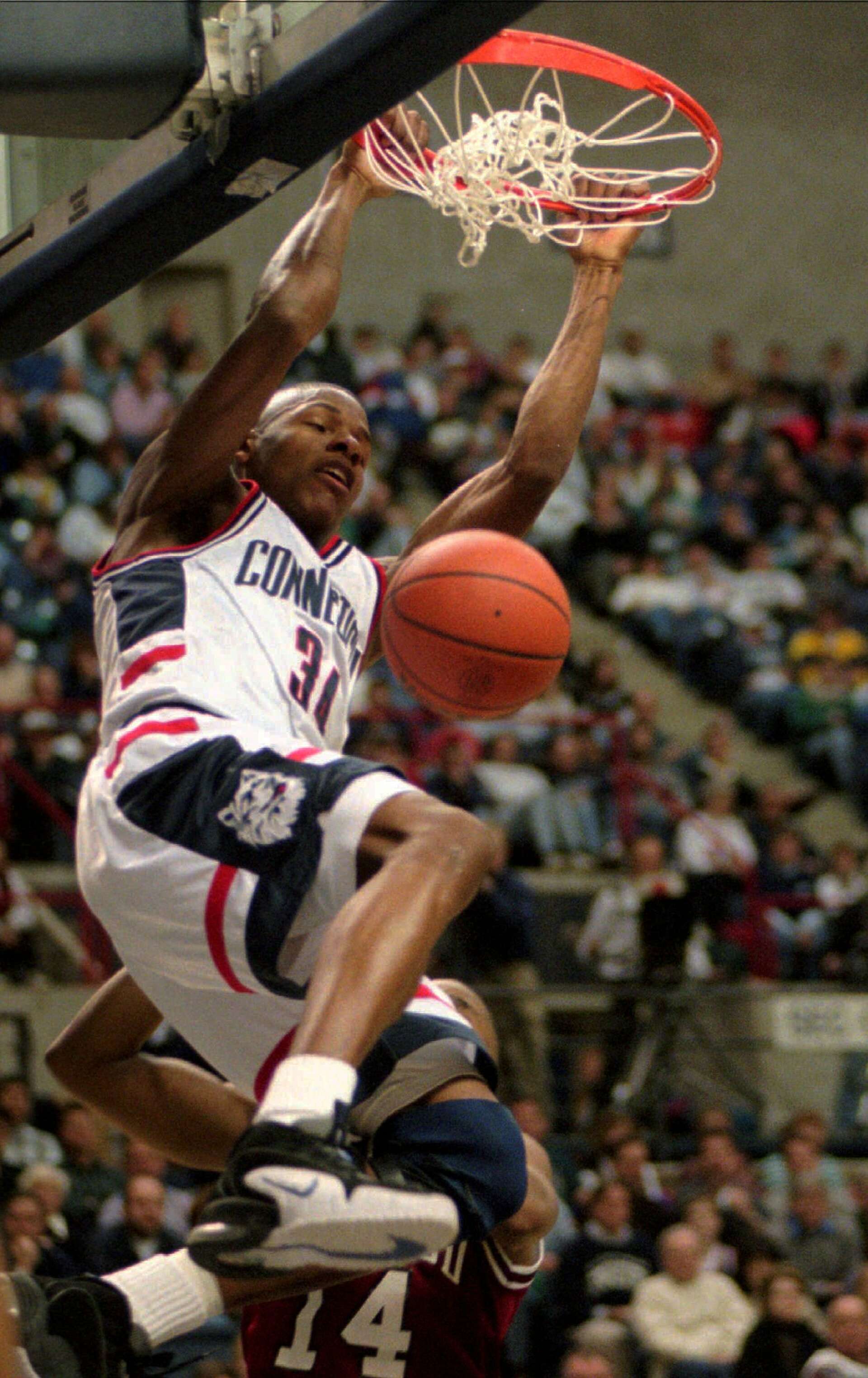 Ray Talen Calhoun: Ray Allen should have his number retired by UConn
