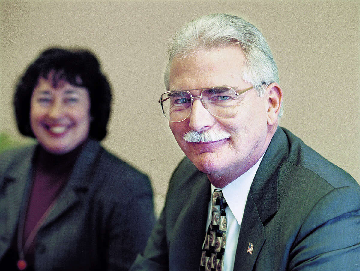 January 16, 2002 - Mayor Domenique Thornton with her new assistant George Dunn on Wednesday. (Tom Warren/The Middletown Press)