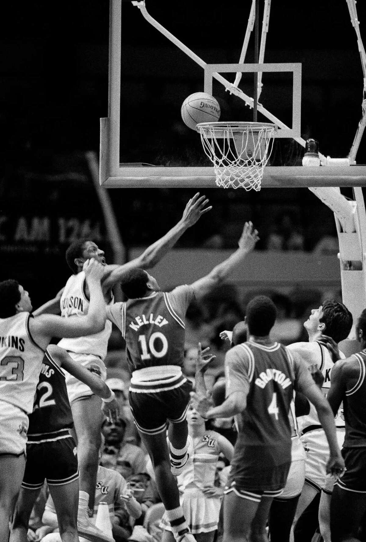 Photos: Looking back at UConn Syracuse men's basketball rivalry