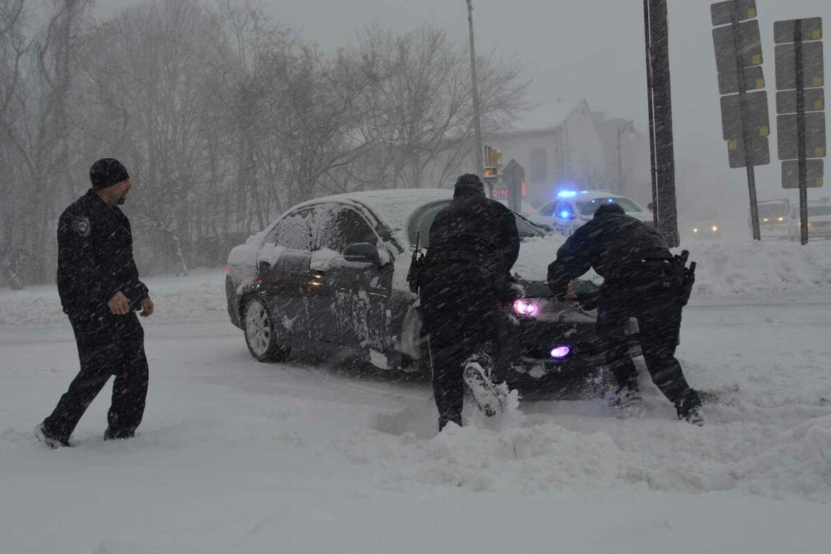 Middletown residents weather the snowstorm
