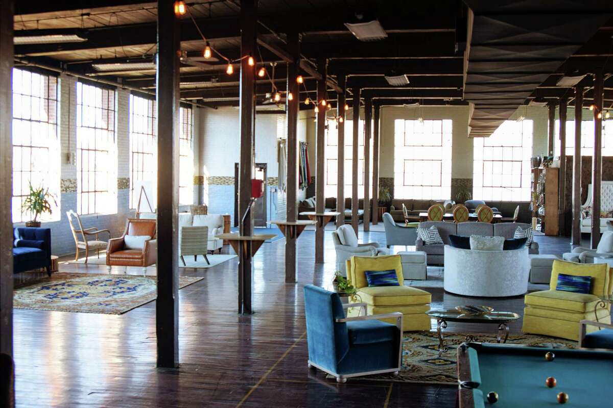 PHOTOS Oak & Velvet HandCrafted Furniture in Middletown