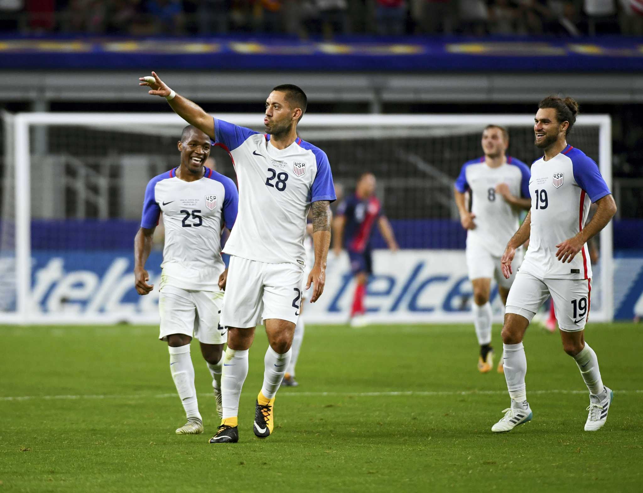 Clint Dempsey's record goal, assist leads US into Gold Cup final