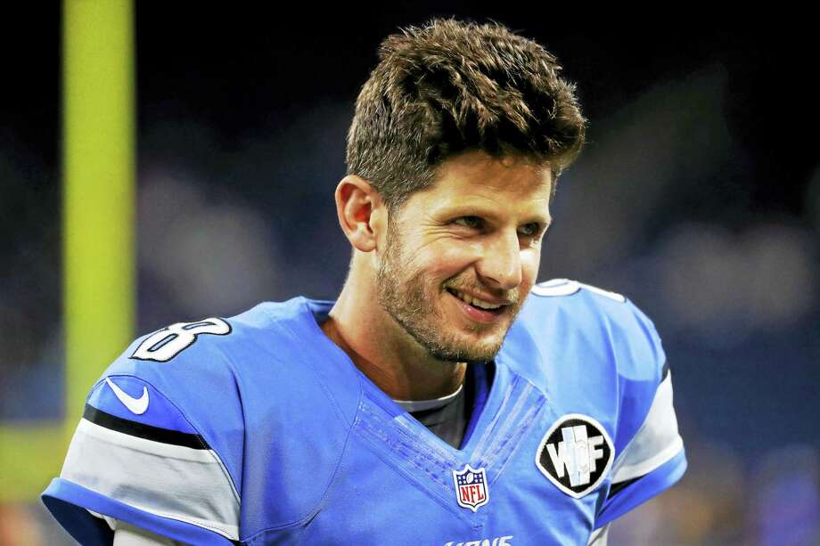 Former UConn QB Dan Orlovsky agrees to deal with Los Angeles Rams New