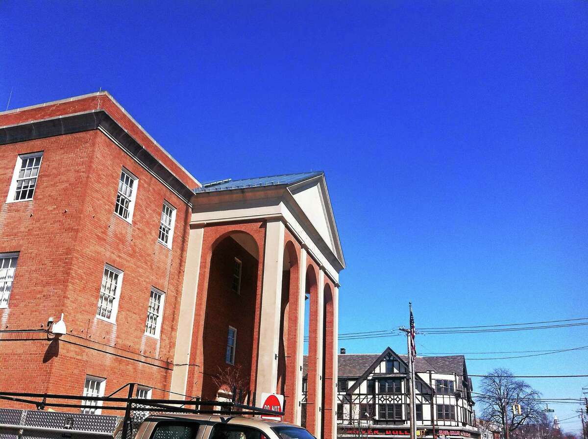 West Haven opens cooling center at City Hall