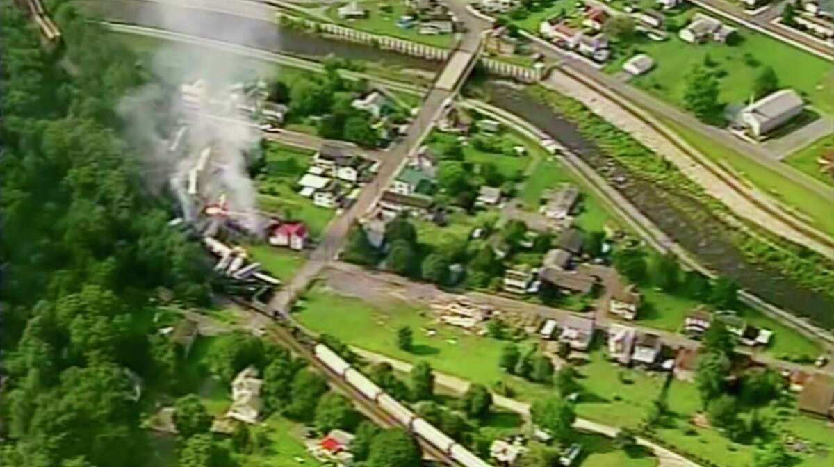 Town evacuated as train bound for Selkirk derails