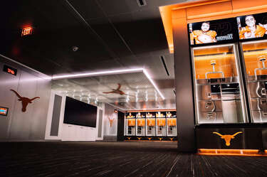 Longhorns Unveil Lockers That Cost 8700 Each Houston