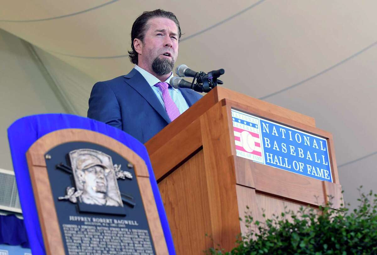 Jeff Bagwell speaks during the National Baseball Hall of Fame induction ceremony in Cooperstown, N.Y. (AP Photo/Hans Pennink)