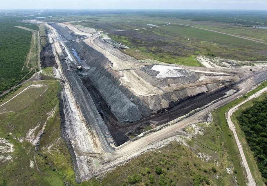 Pipeline company and coal mine brawl over South Texas ranch San
